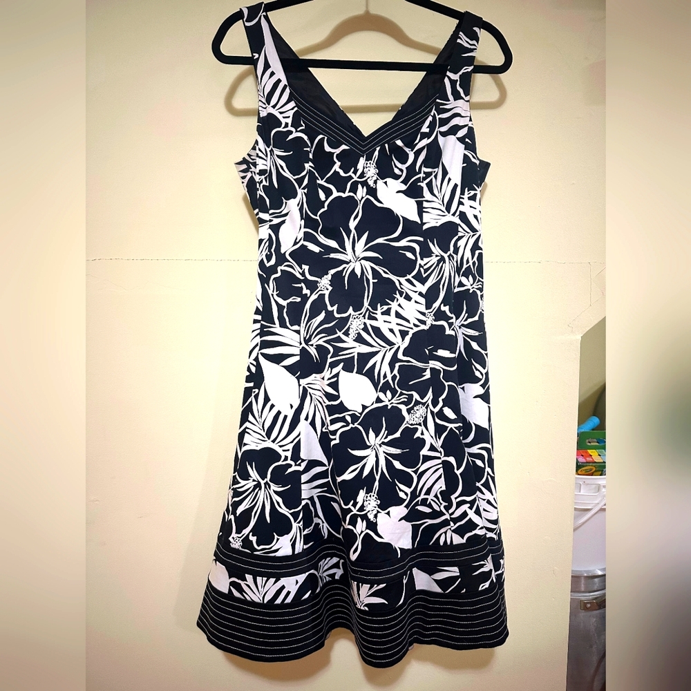 Nine West Black and White Floral Midi Dress